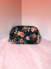 Load image into Gallery viewer, Curvy Clutch Wallet