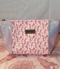 Load image into Gallery viewer, Puffin Pouch Beauty Bag - Large