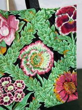 Load image into Gallery viewer, Market Bag Quilted Tote Large