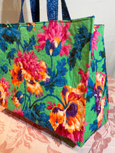 Load image into Gallery viewer, Market Bag Quilted Tote Large