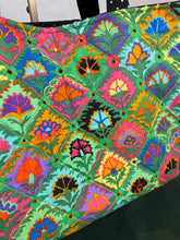 Load image into Gallery viewer, Market Bag Quilted Tote Large
