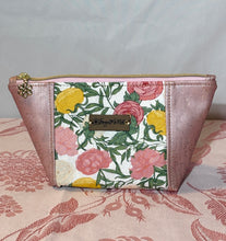 Load image into Gallery viewer, Puffin Pouch Beauty Bag - Mini