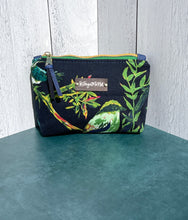 Load image into Gallery viewer, Princess Pouch