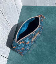 Load image into Gallery viewer, Princess Pouch