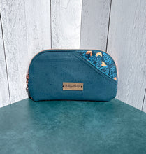 Load image into Gallery viewer, Curvy Clutch Wallet