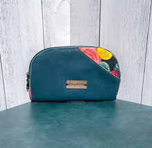 Load image into Gallery viewer, Curvy Clutch Wallet