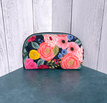 Load image into Gallery viewer, Curvy Clutch Wallet