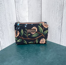 Load image into Gallery viewer, Princess Pouch