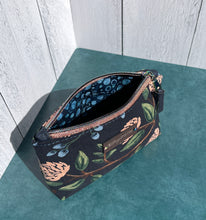 Load image into Gallery viewer, Princess Pouch