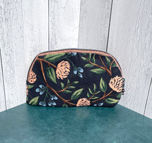 Load image into Gallery viewer, Curvy Clutch Wallet