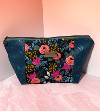 Load image into Gallery viewer, Puffin Pouch Beauty Bag - Large
